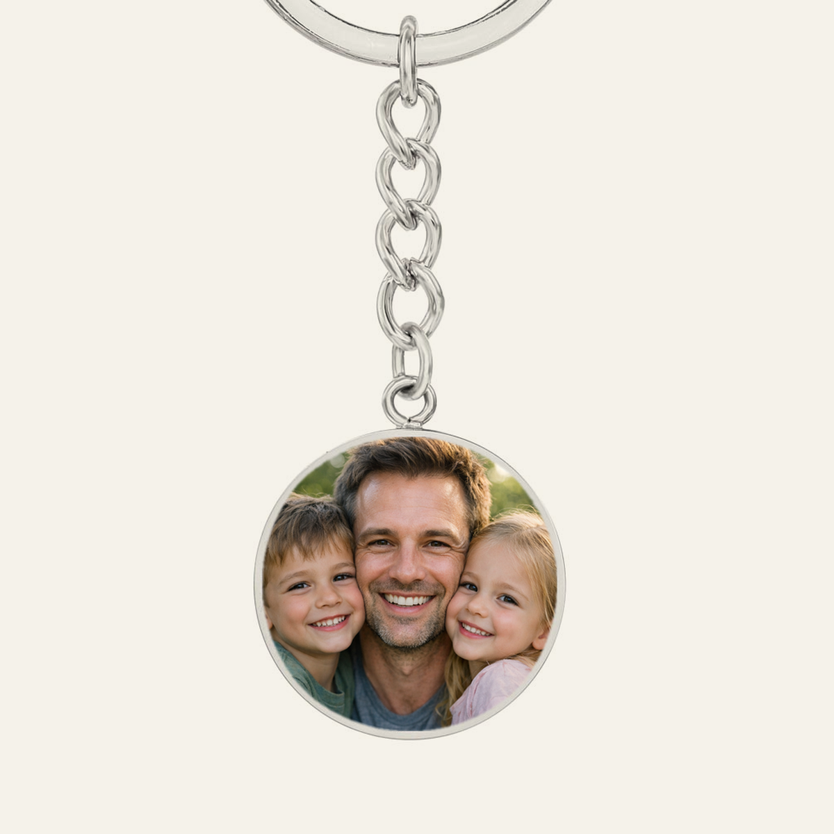 Custom photo circle keychain for Grandpa, example with a family photo printed on the circle pendant