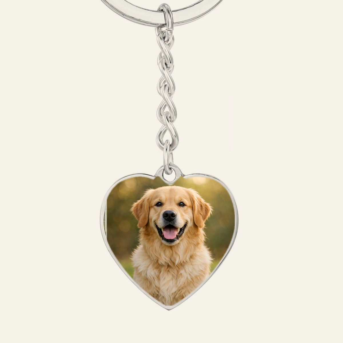 Custom photo heart keychain for Dog Mom, example with a golden retriever photo printed on the heart pendant